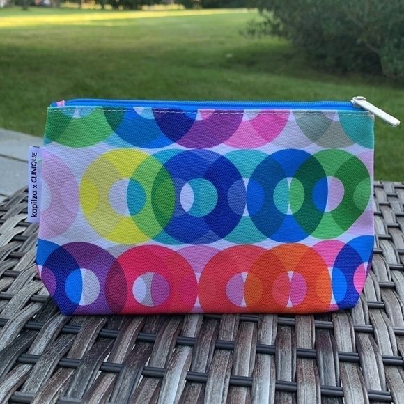 Nwot kapitza x CLINIQUE Multi Circle Print Cosmetic Bag - Picture 10 of 14